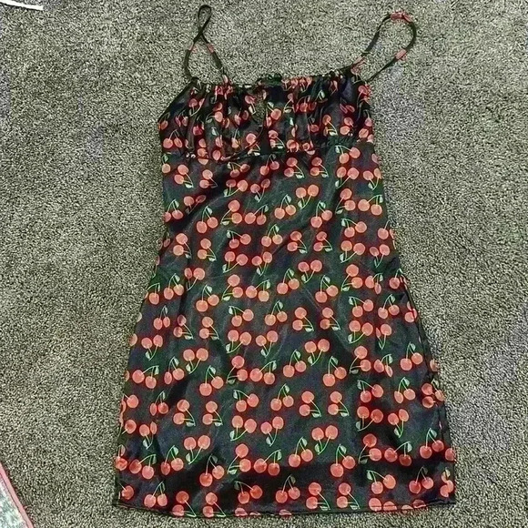 Mort to come revolve fitted black cherry mini dress - Picture 1 of 2